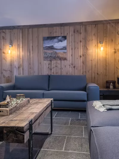 Stable house lounge 2