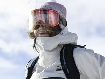 Modell på toppen av fjellet som ser utover dalen.