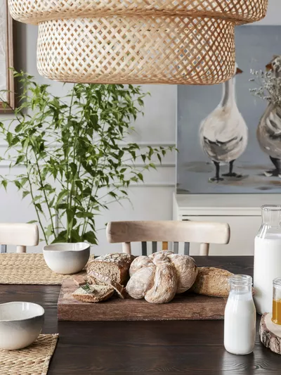 Bilde av et dekket bord