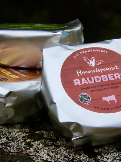 Tre oster som blir solgt fra himmelspannet i Hemsedal