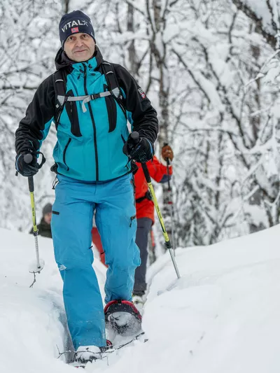 Guidet trugetur Hemsedal. Tre personer på tur.
